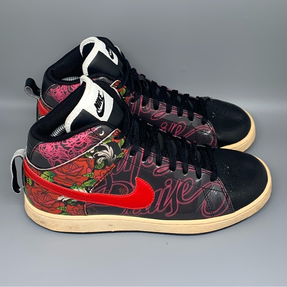 Nike Dunk Santa Cruz‎ Tattoos Skate Shoes 375732-061 Women's Sz 10